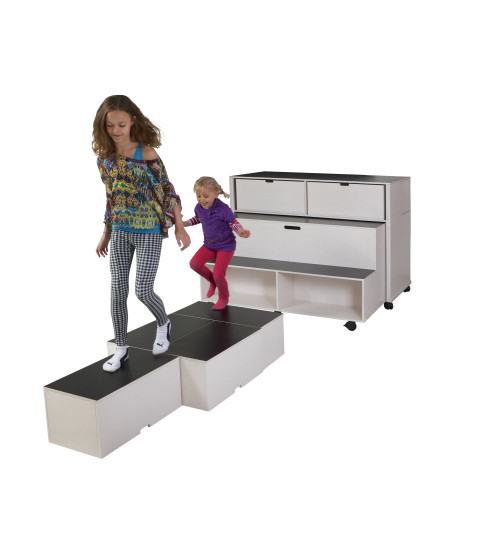 Amfiskab med scene, trappe og opbevaring