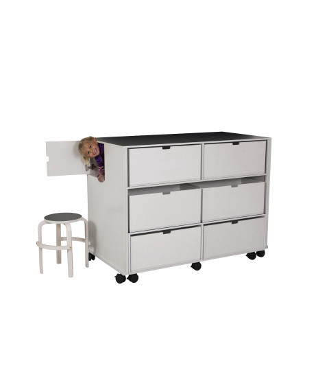 Amfiskab med trappe og opbevaring