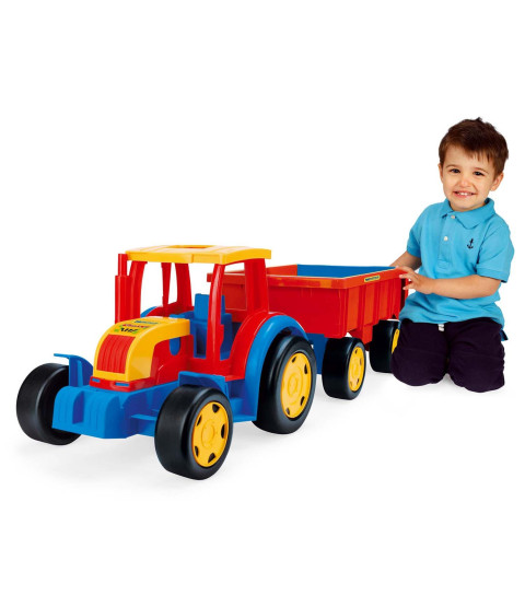 Kæmpe traktor med hænger